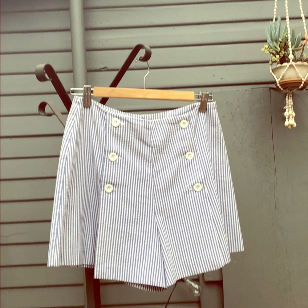 Seersucker shorts- Metropolitan New York - size 8